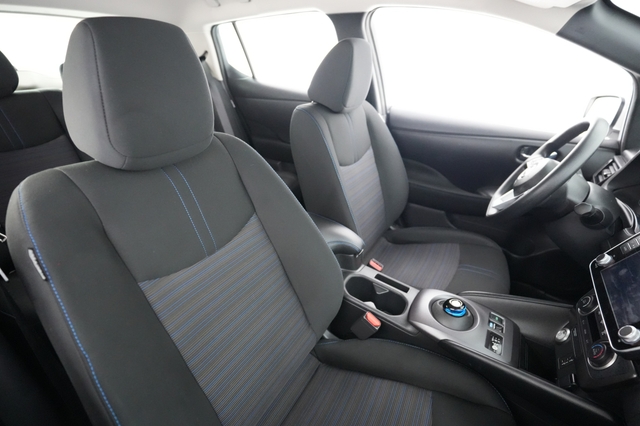 2025 Nissan LEAF