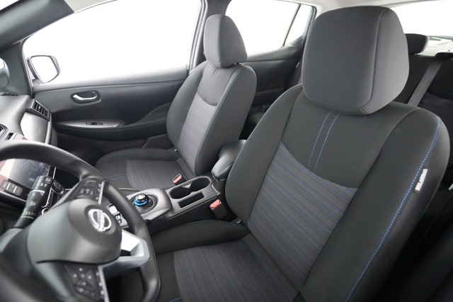 2025 Nissan LEAF