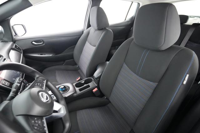 2025 Nissan LEAF — photo 3 of 24