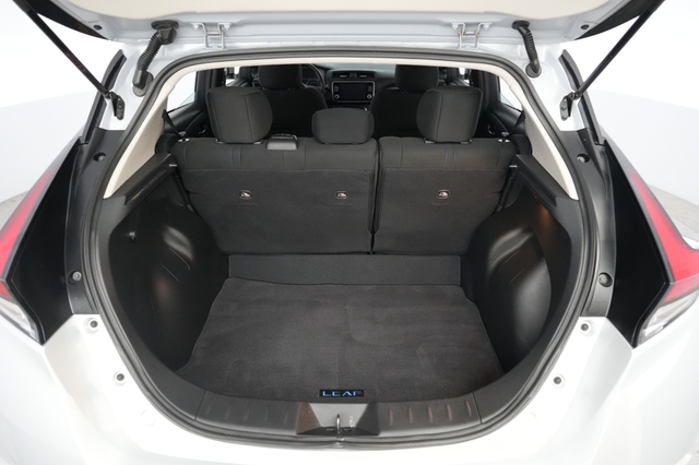 2025 Nissan LEAF