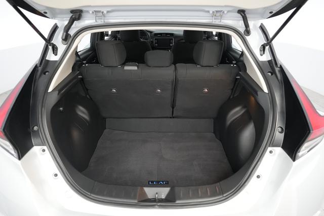 2025 Nissan LEAF — photo 6 of 24