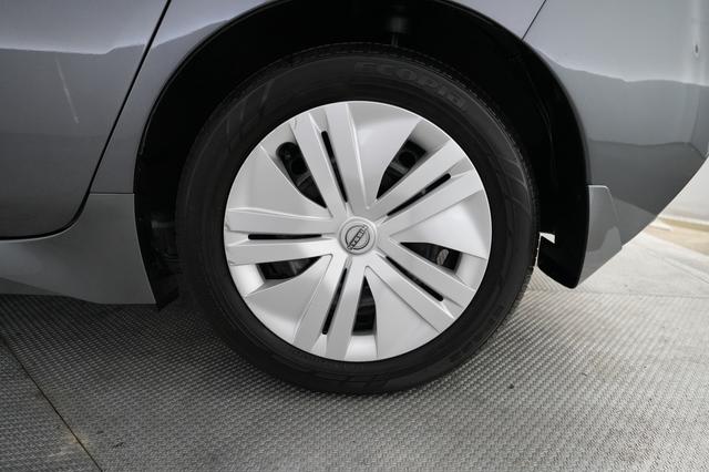 2025 Nissan LEAF — photo 7 of 24