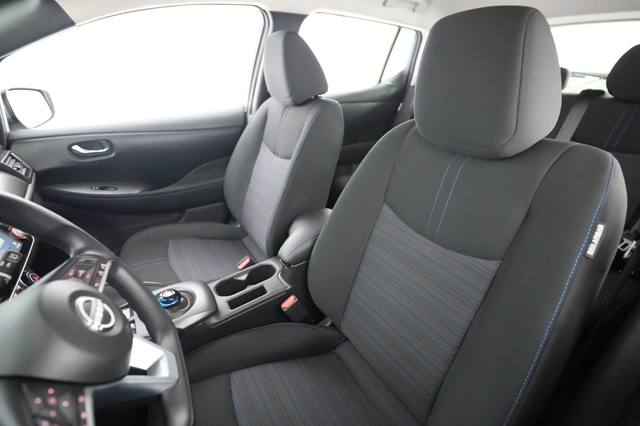 2025 Nissan LEAF