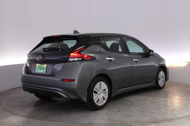 2025 Nissan LEAF