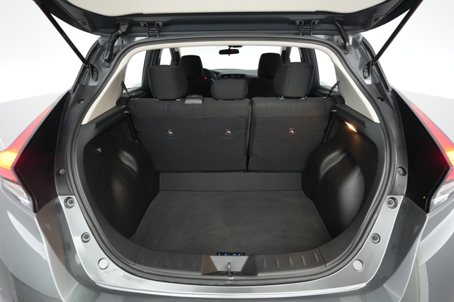2025 Nissan LEAF