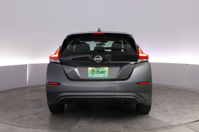 2025 Nissan LEAF