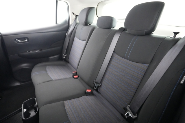 2025 Nissan LEAF