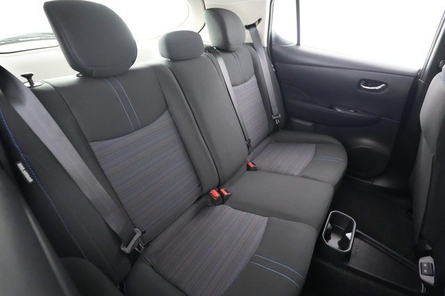 2025 Nissan LEAF