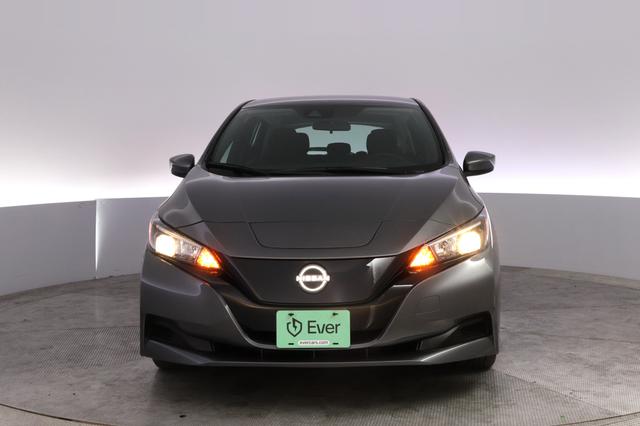 2025 Nissan LEAF — photo 9 of 24