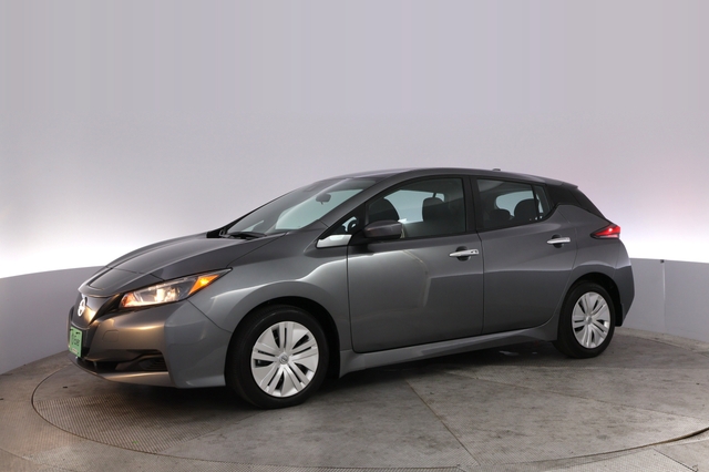 2025 Nissan LEAF