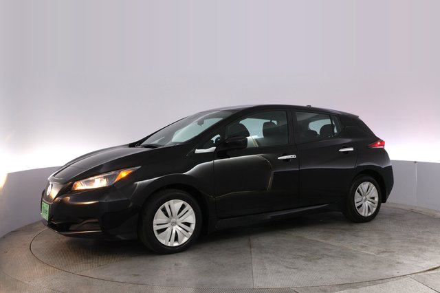 2025 Nissan LEAF — photo 14 of 23