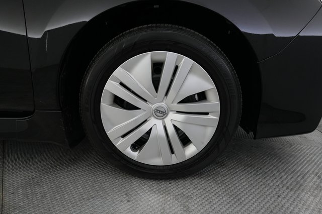 2025 Nissan LEAF — photo 16 of 23