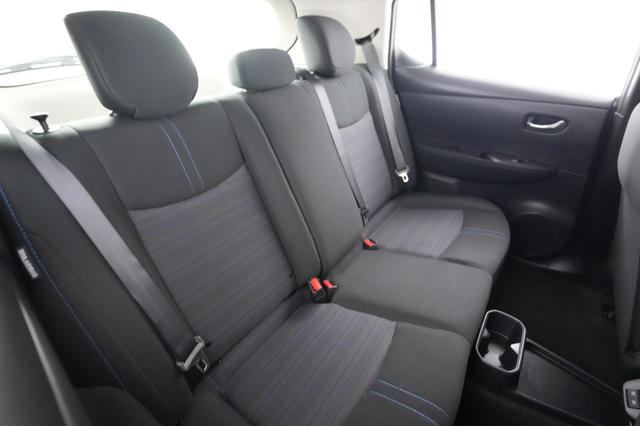 2025 Nissan LEAF — photo 4 of 23