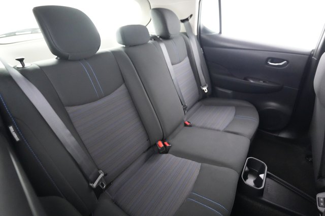 2025 Nissan LEAF — photo 4 of 23