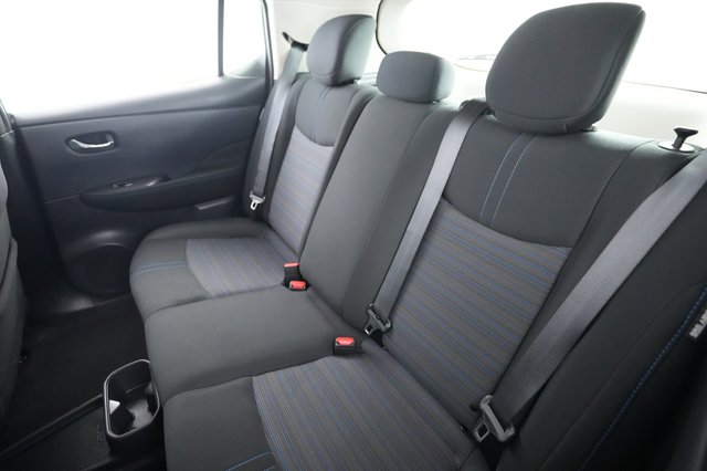 2025 Nissan LEAF — photo 19 of 23