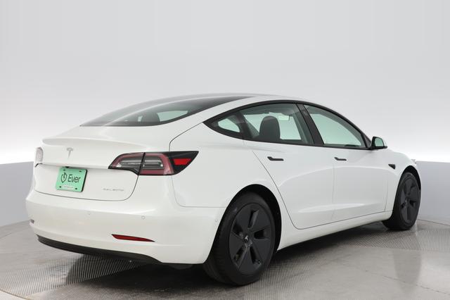 2022 Tesla Model 3 — photo 2 of 21