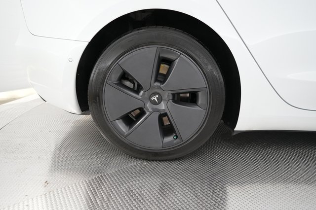 2022 Tesla Model 3 — photo 13 of 21
