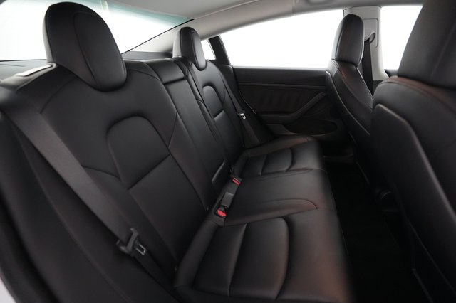 2022 Tesla Model 3 — photo 4 of 21
