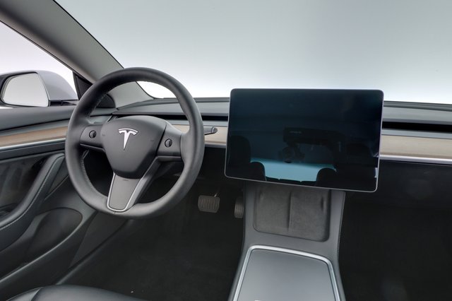2022 Tesla Model 3 — photo 18 of 21