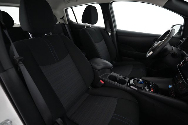 2024 Nissan LEAF — photo 16 of 19