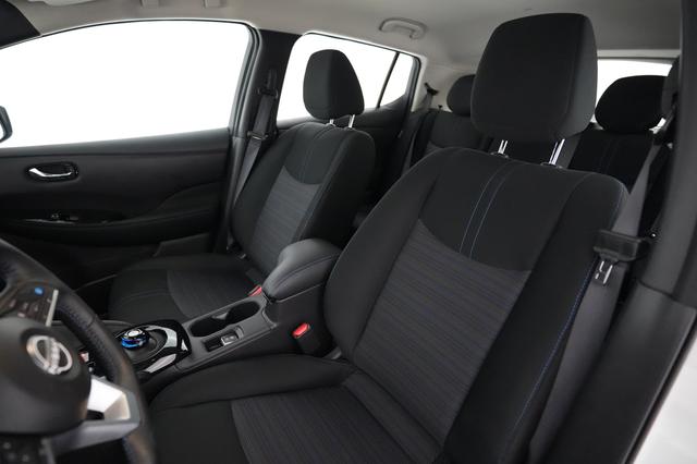 2024 Nissan LEAF — photo 3 of 19