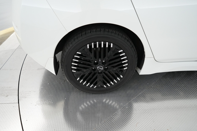 2024 Nissan LEAF