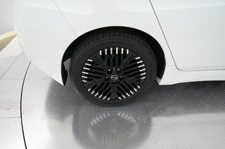 2024 Nissan LEAF — photo 7 of 19