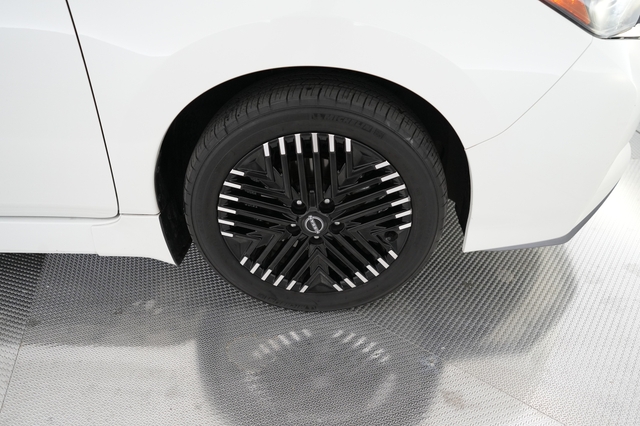 2024 Nissan LEAF