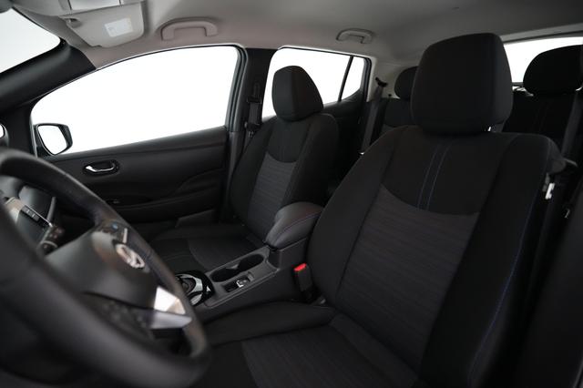 2024 Nissan LEAF — photo 3 of 23