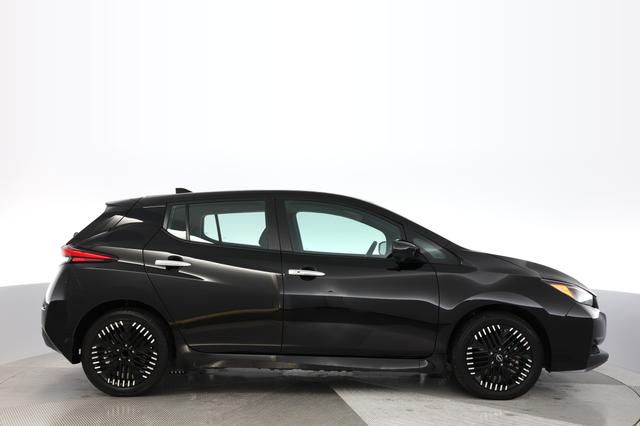 2024 Nissan LEAF — photo 10 of 23