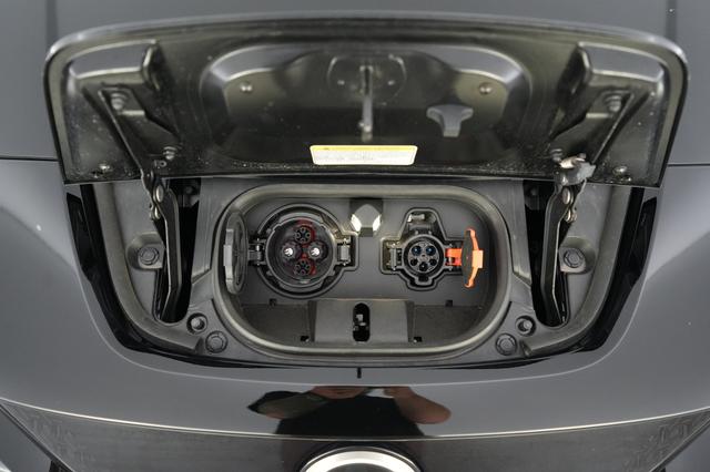 2024 Nissan LEAF — photo 8 of 23