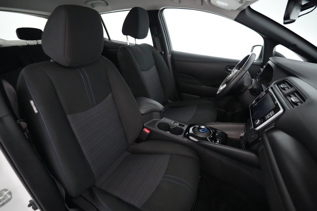 2024 Nissan LEAF — photo 18 of 22