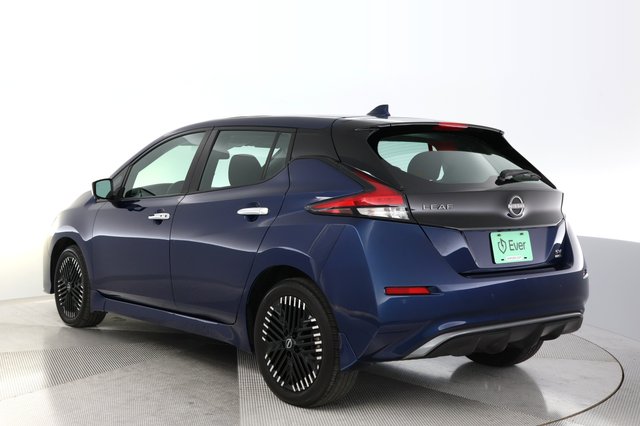 2024 Nissan LEAF — photo 11 of 21