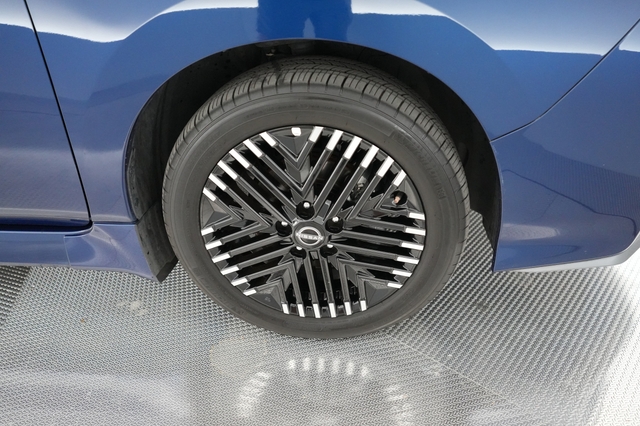 2024 Nissan LEAF