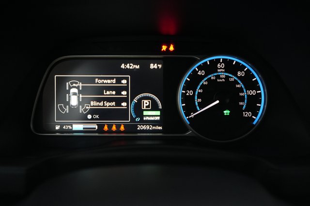 2024 Nissan LEAF — photo 5 of 21