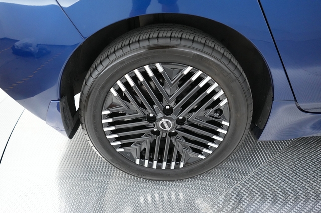 2024 Nissan LEAF