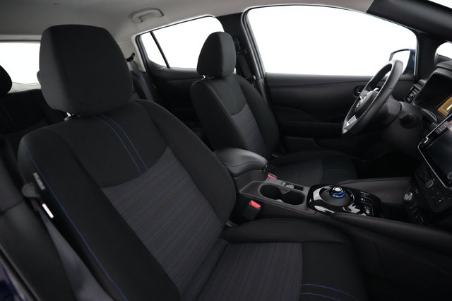 2024 Nissan LEAF — photo 16 of 21