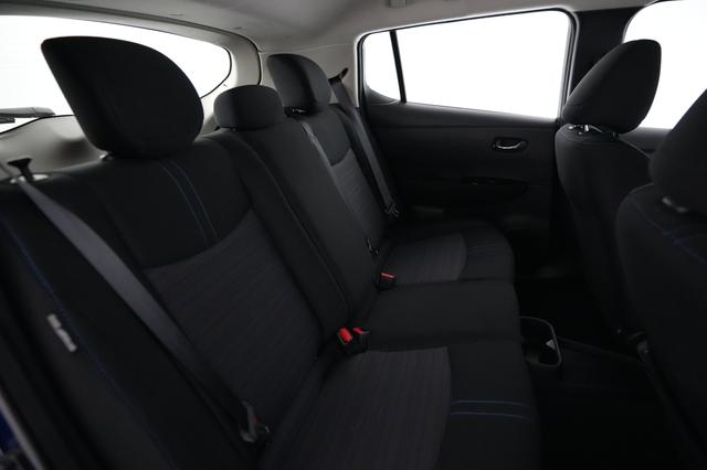 2024 Nissan LEAF — photo 4 of 21