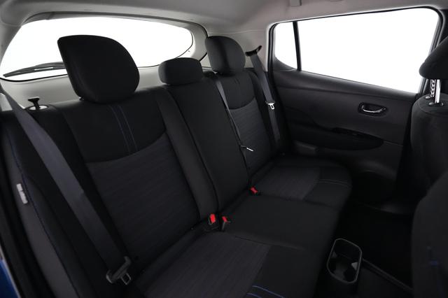 2024 Nissan LEAF — photo 4 of 21