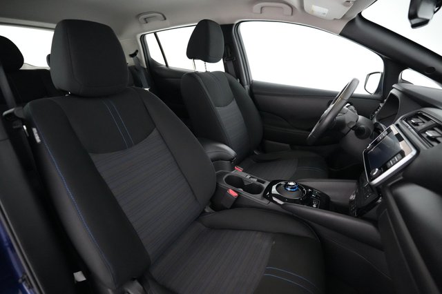 2024 Nissan LEAF — photo 16 of 21