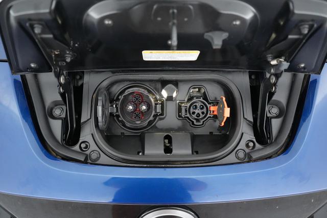 2024 Nissan LEAF — photo 8 of 21