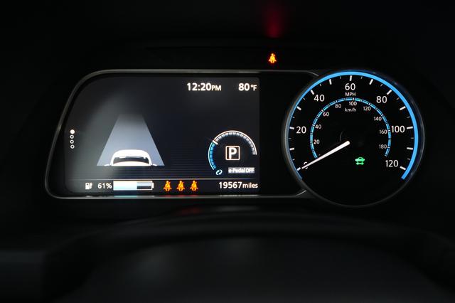 2024 Nissan LEAF — photo 5 of 20