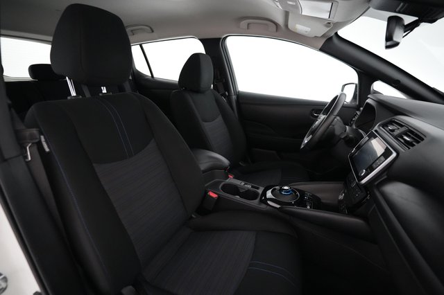 2024 Nissan LEAF — photo 16 of 20