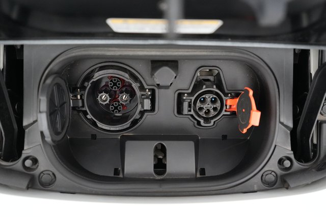 2024 Nissan LEAF — photo 8 of 20
