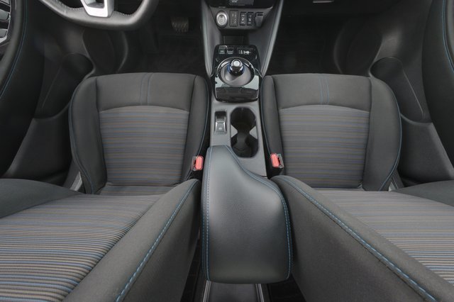2024 Nissan LEAF — photo 19 of 20
