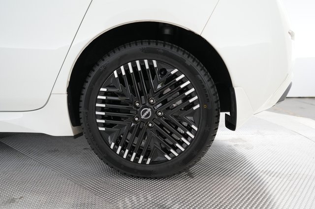 2024 Nissan LEAF — photo 15 of 20