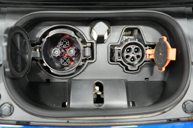 2025 Nissan LEAF
