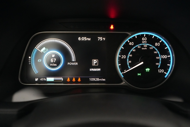2025 Nissan LEAF