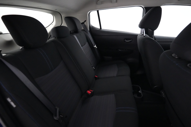 2025 Nissan LEAF