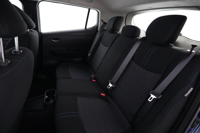 2025 Nissan LEAF